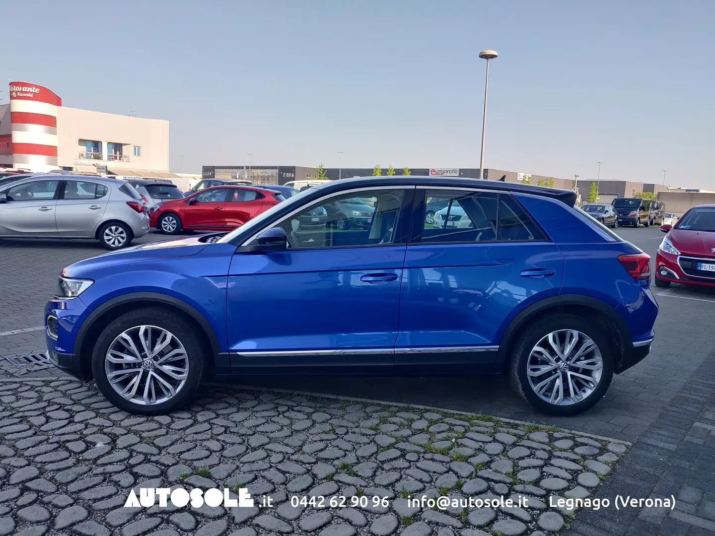 Volkswagen T-Roc 2.0 TDI Advanced 4Motion Blau - 2