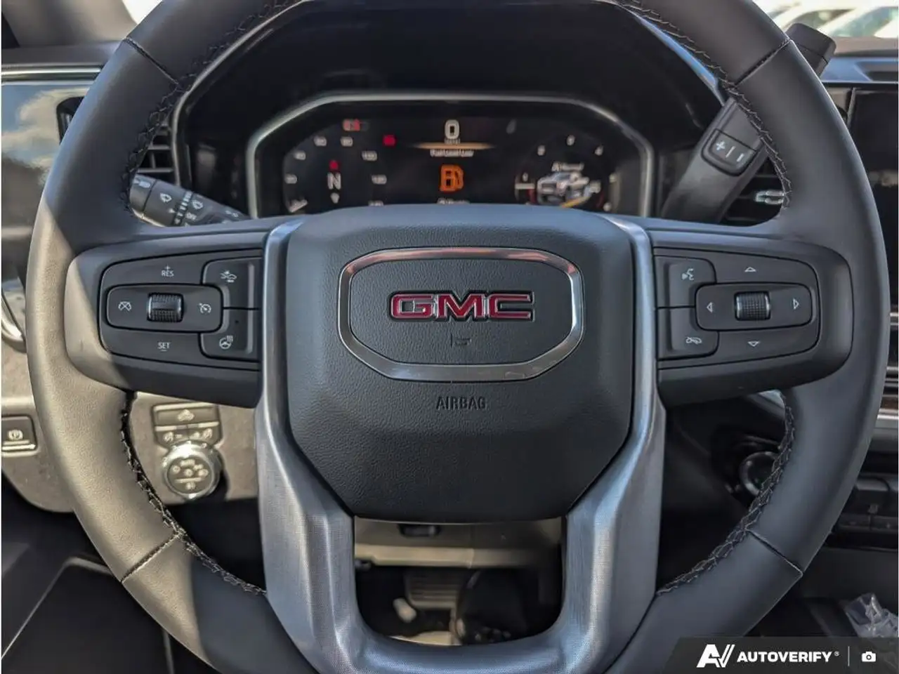 GMC Sierra 3500HD снимка GMC Sierra 3500HD