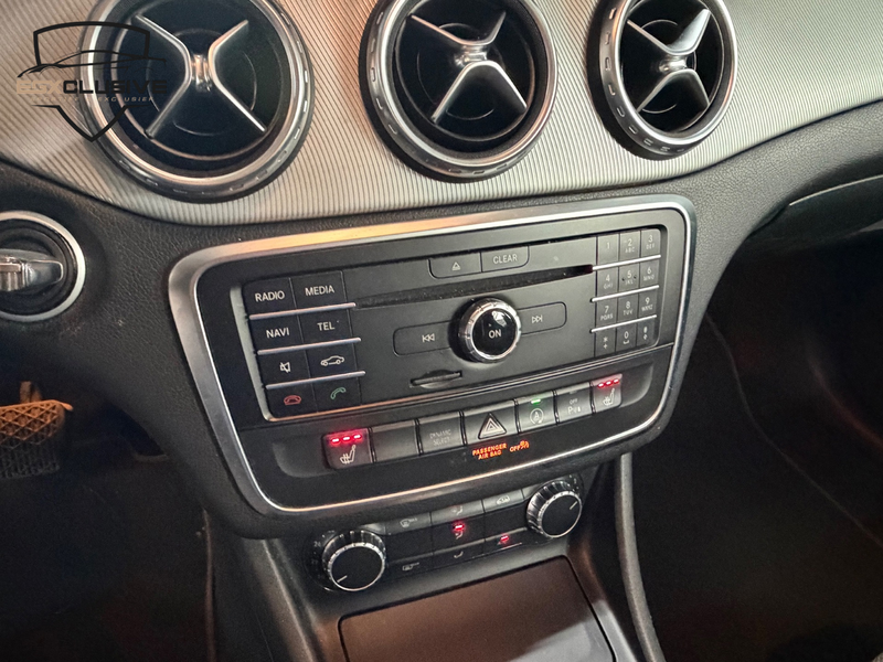 Mercedes-Benz GLA 180 Prestige — photo 14