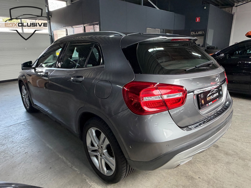 Mercedes-Benz GLA 180 Prestige — photo 8