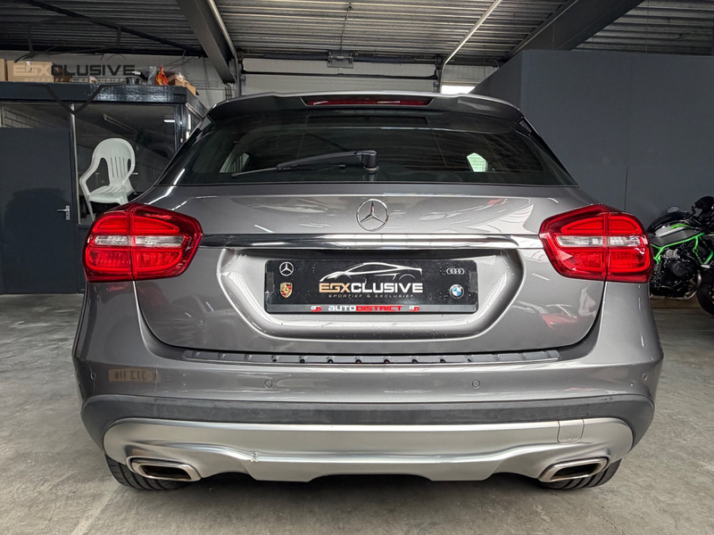 Mercedes-Benz GLA 180 Prestige — photo 3
