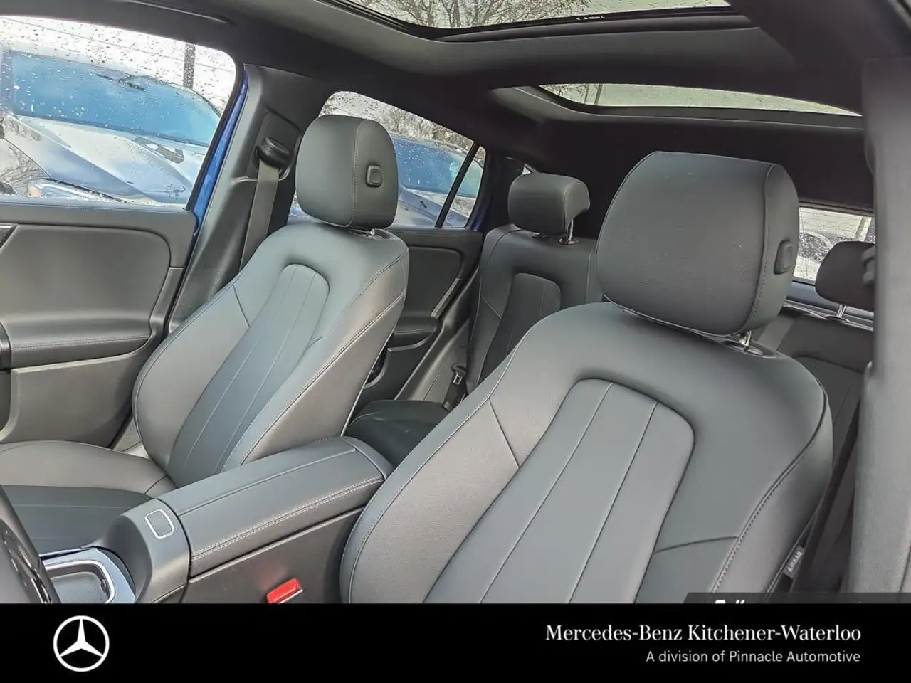 Mercedes-Benz GLA снимка Mercedes-Benz GLA