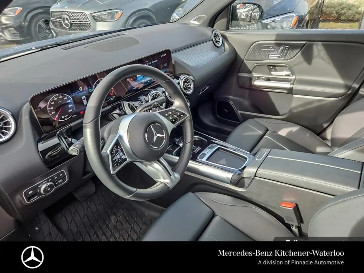 Mercedes-Benz GLA снимка Mercedes-Benz GLA