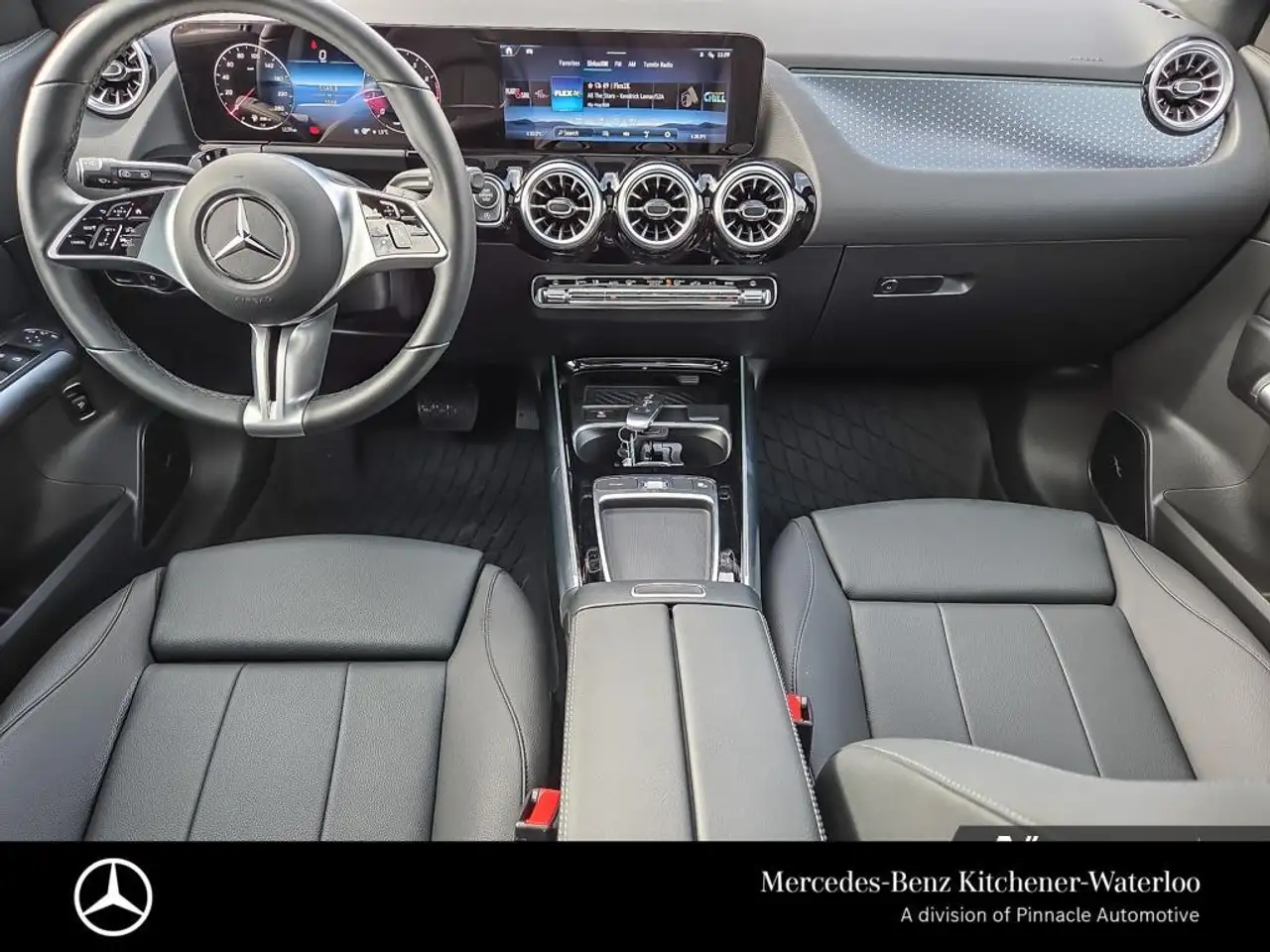 Mercedes-Benz GLA снимка Mercedes-Benz GLA