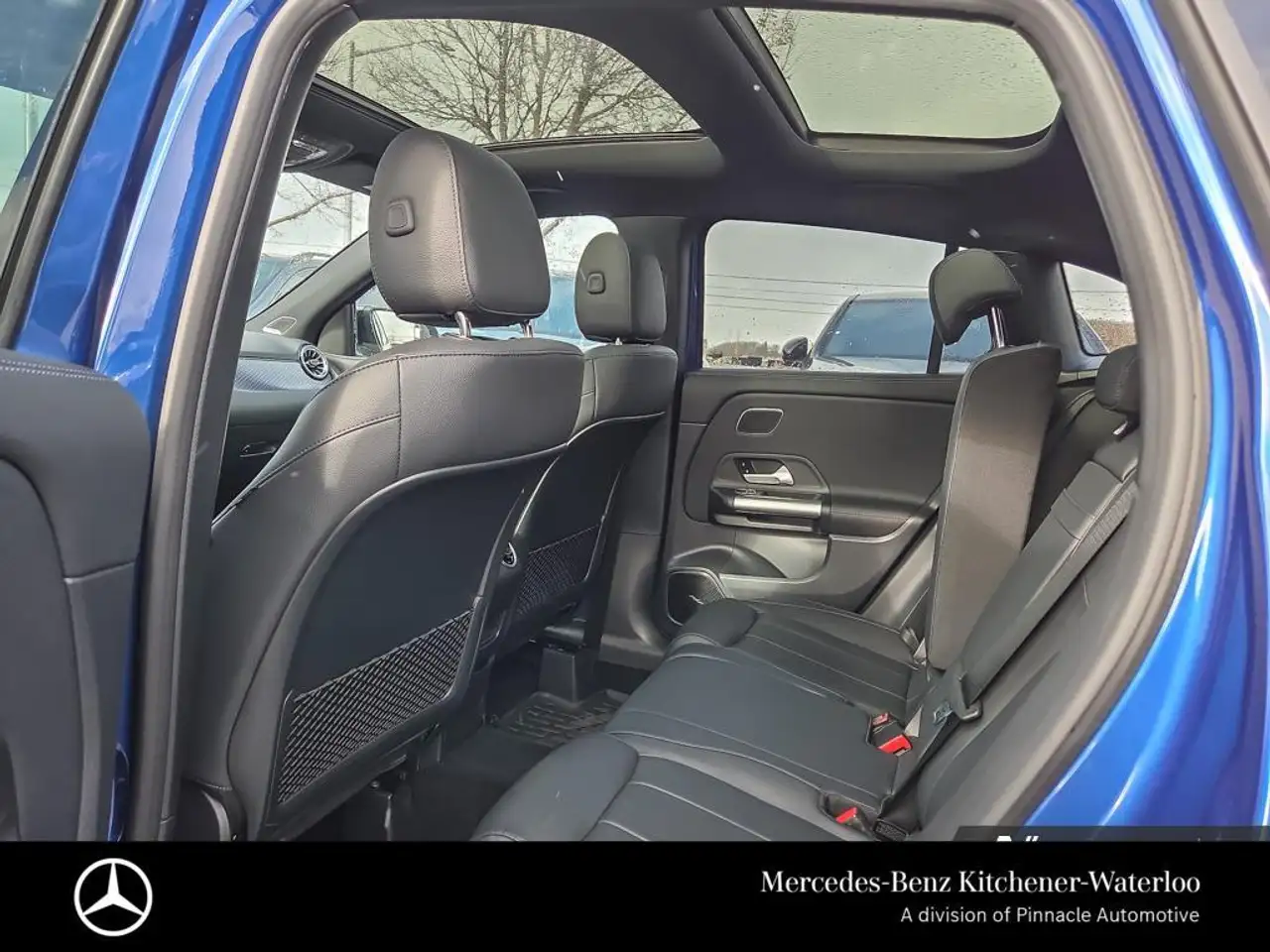 Mercedes-Benz GLA снимка Mercedes-Benz GLA