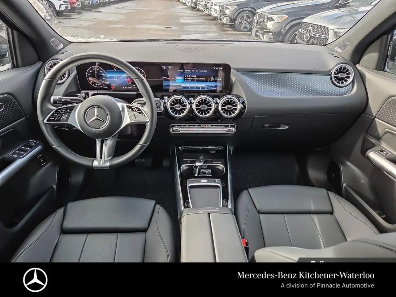 Mercedes-Benz GLA снимка Mercedes-Benz GLA