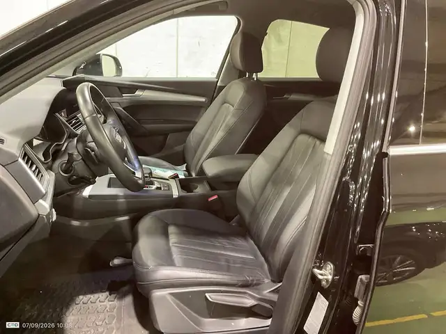 Audi Q5 view 3