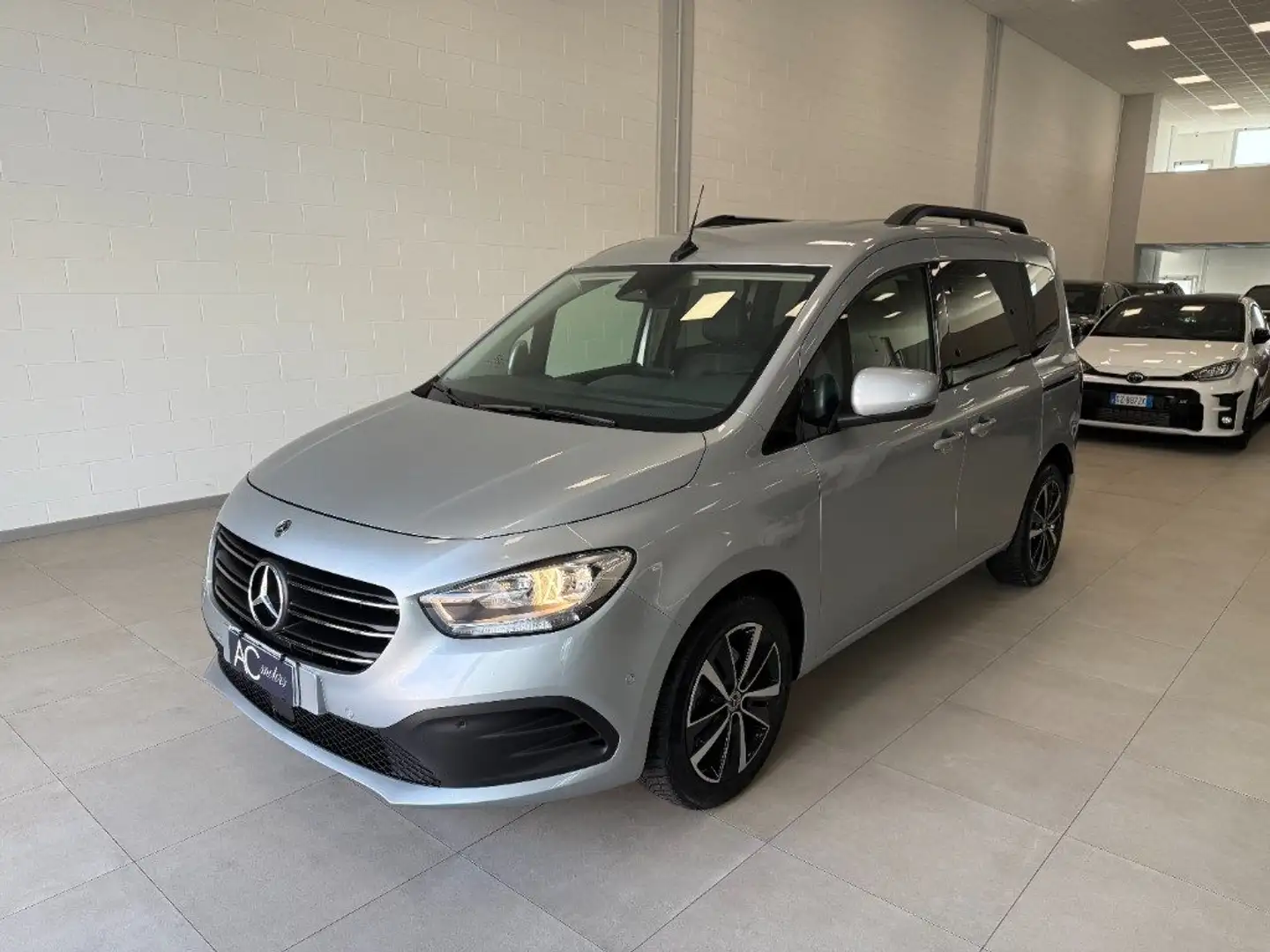 Mercedes-Benz T-Class d automatico Grigio - 2