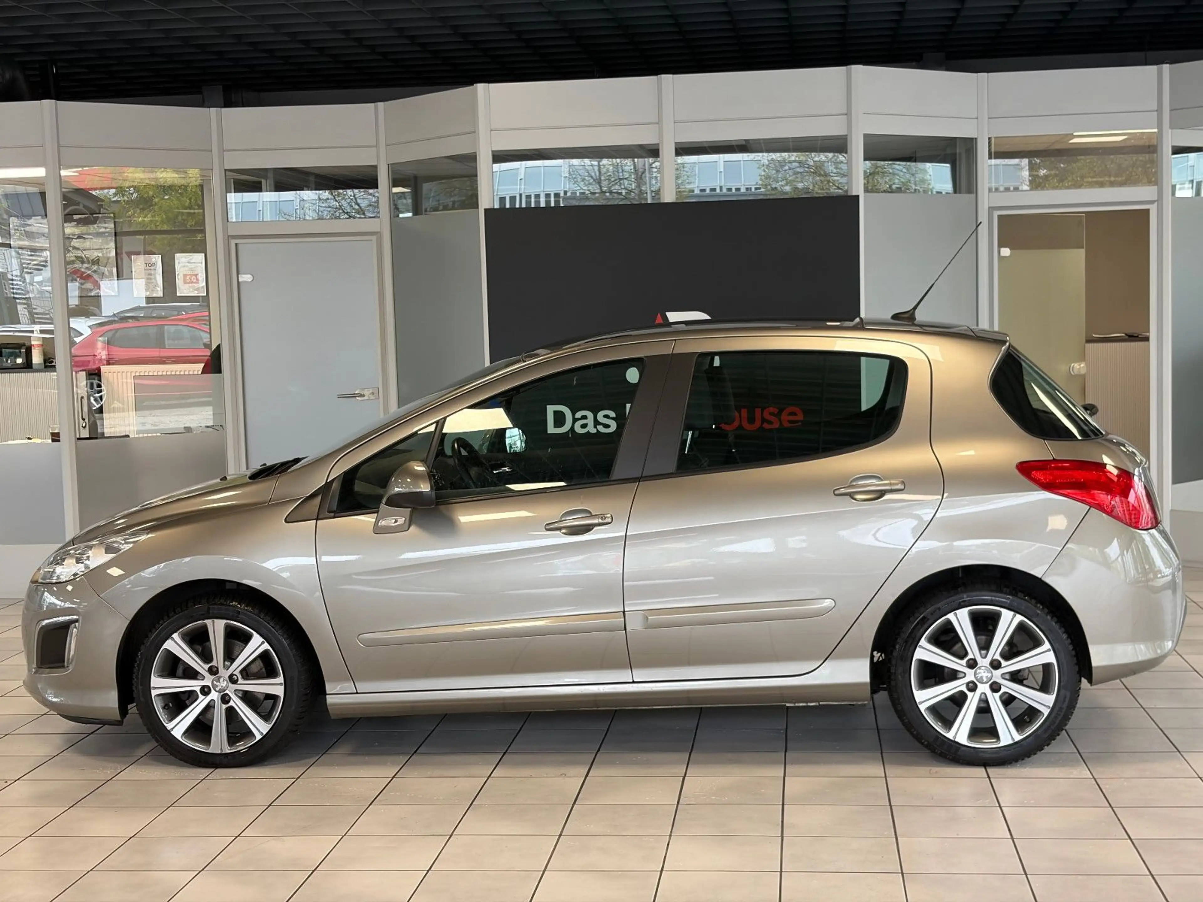 Peugeot 308 1.6 Allure · Pano · Tempomat · Navi · Klima — photo 7