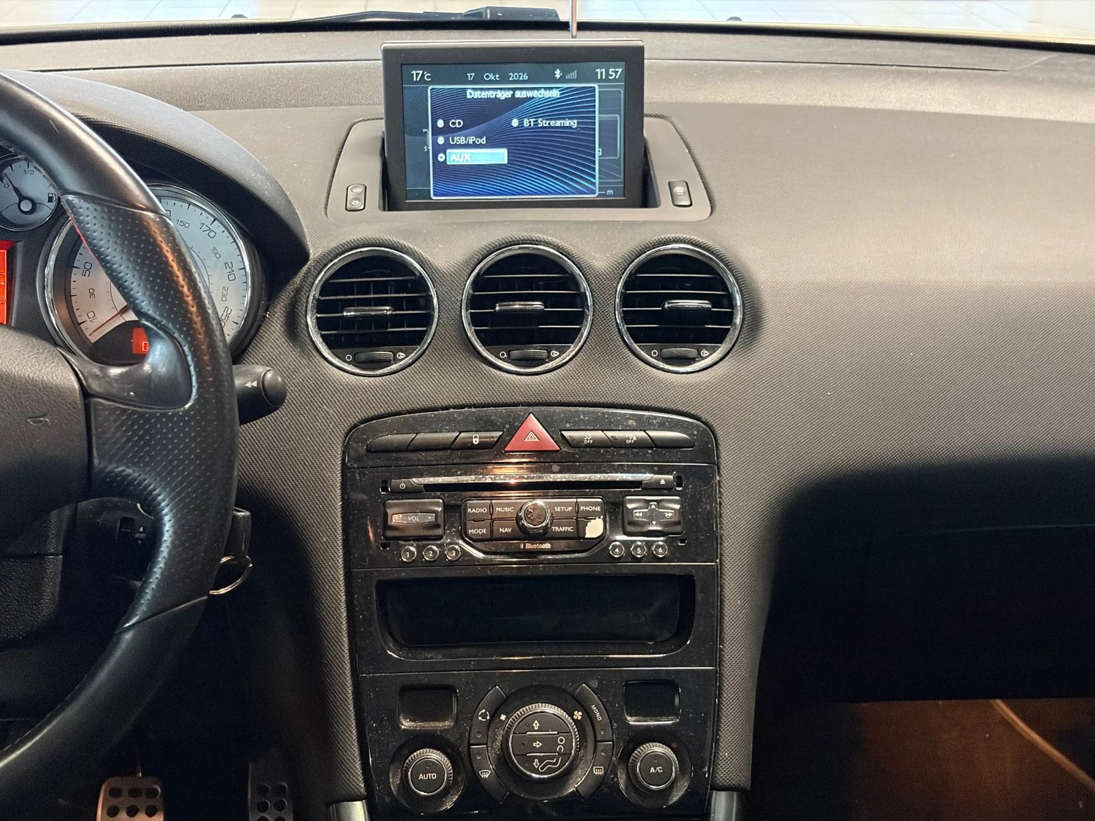Peugeot 308 1.6 Allure · Pano · Tempomat · Navi · Klima — photo 15