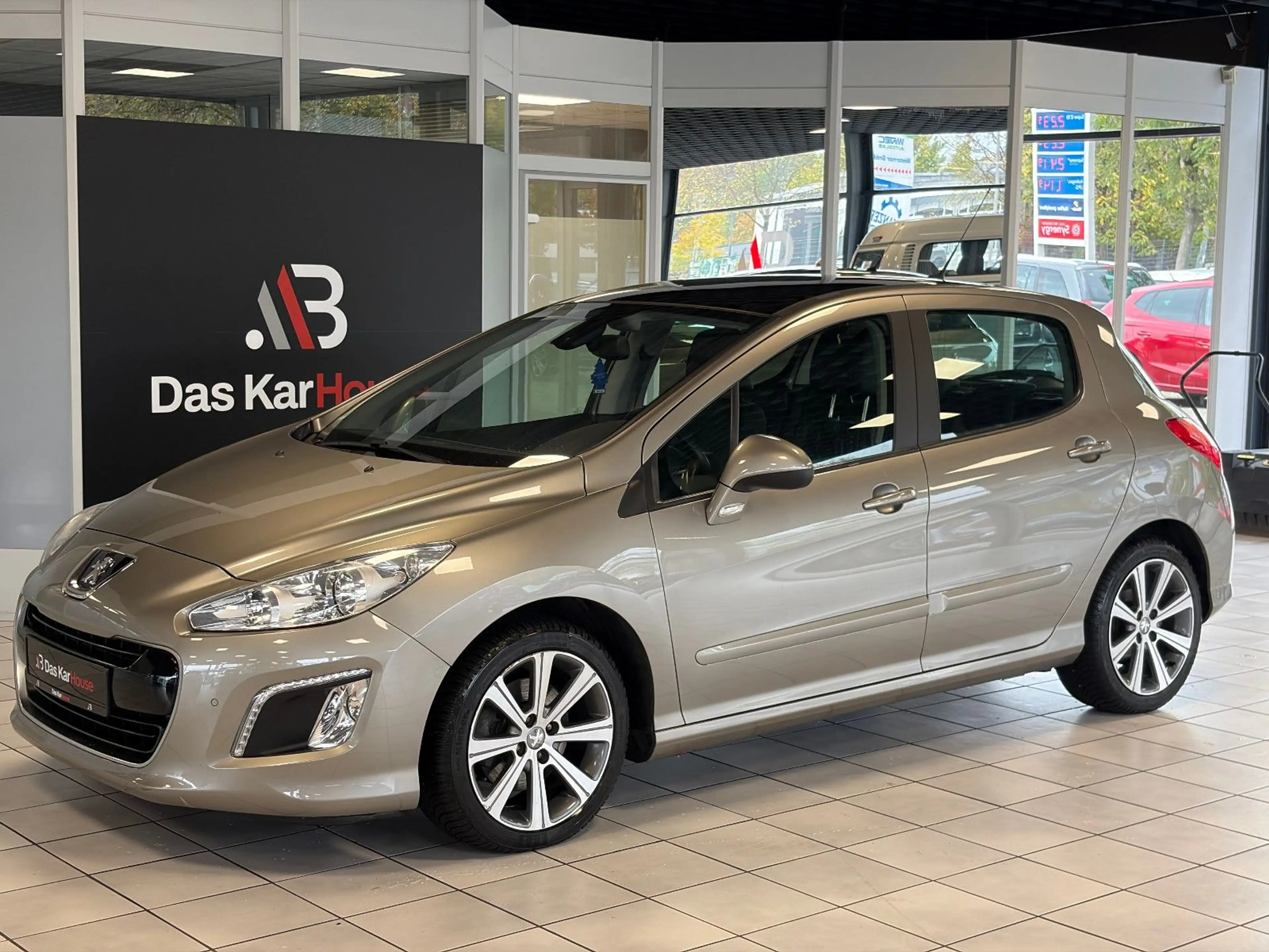Peugeot 308 1.6 Allure · Pano · Tempomat · Navi · Klima — photo 8