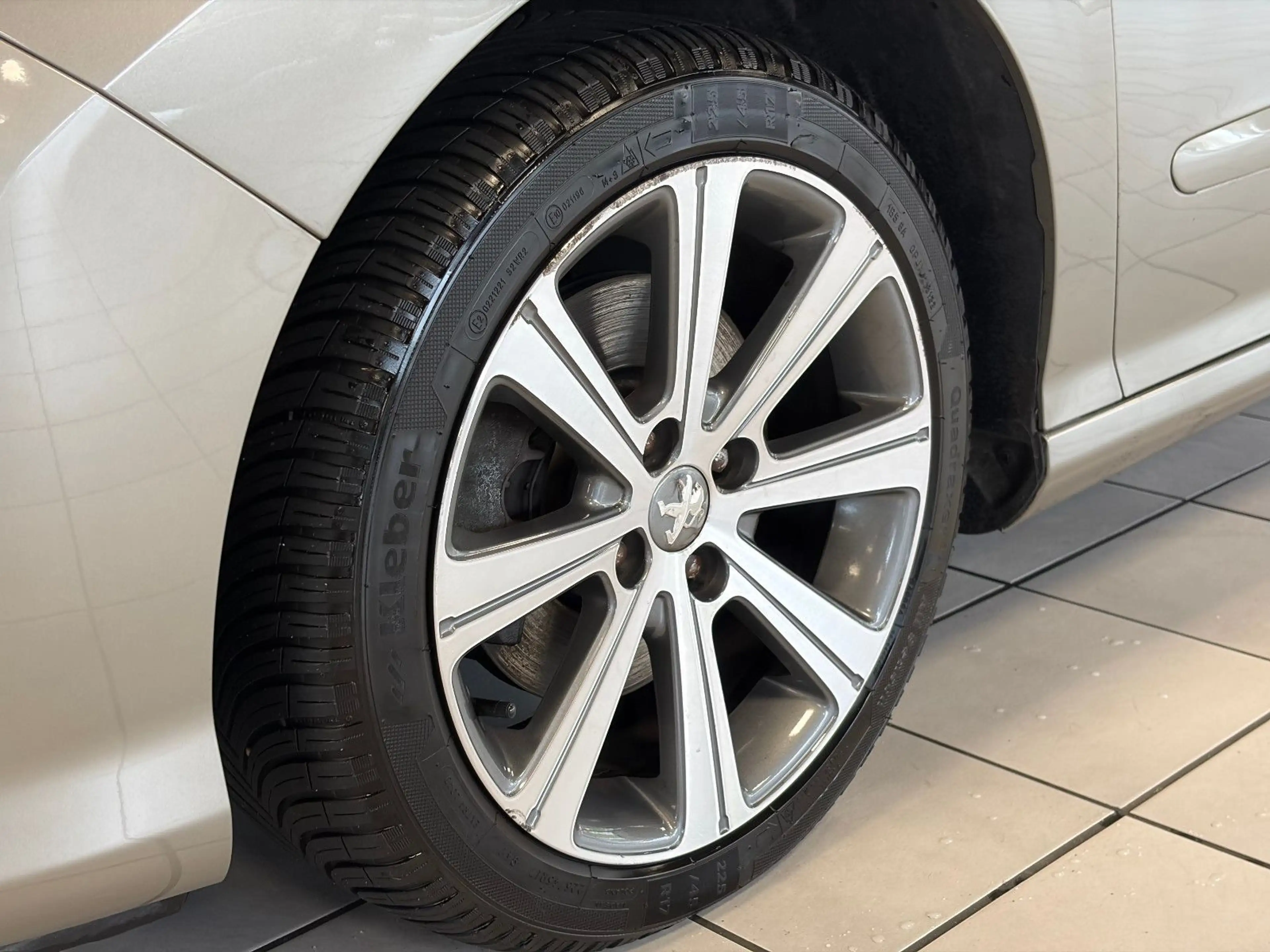 Peugeot 308 1.6 Allure · Pano · Tempomat · Navi · Klima — photo 10