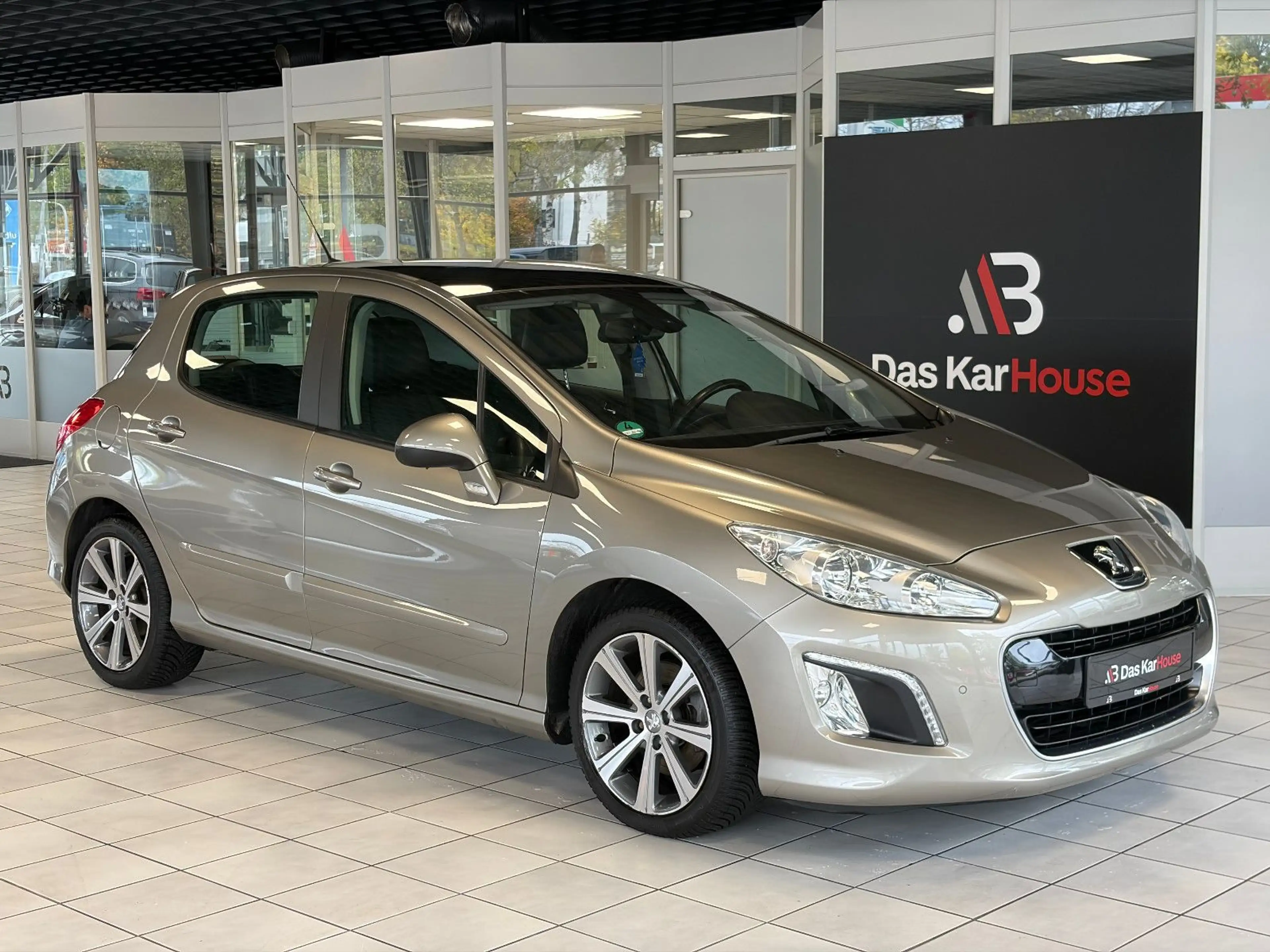 Peugeot 308 1.6 Allure · Pano · Tempomat · Navi · Klima
