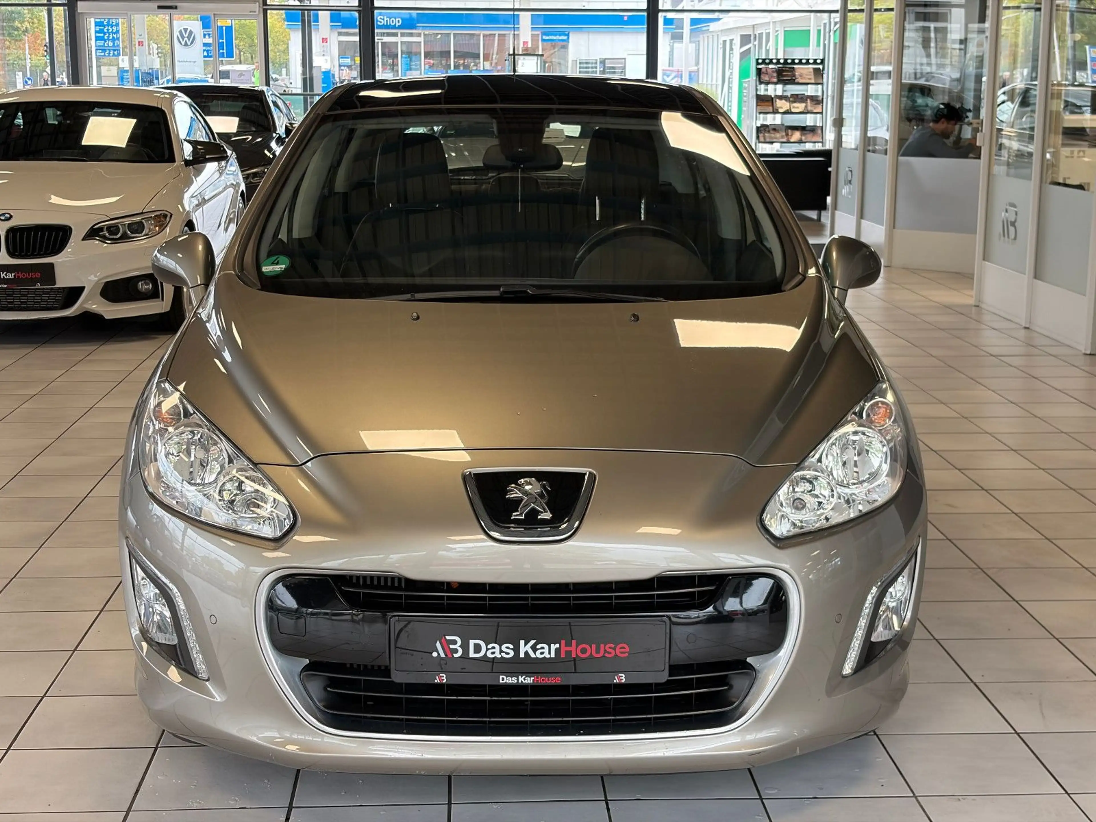 Peugeot 308 1.6 Allure · Pano · Tempomat · Navi · Klima — photo 9