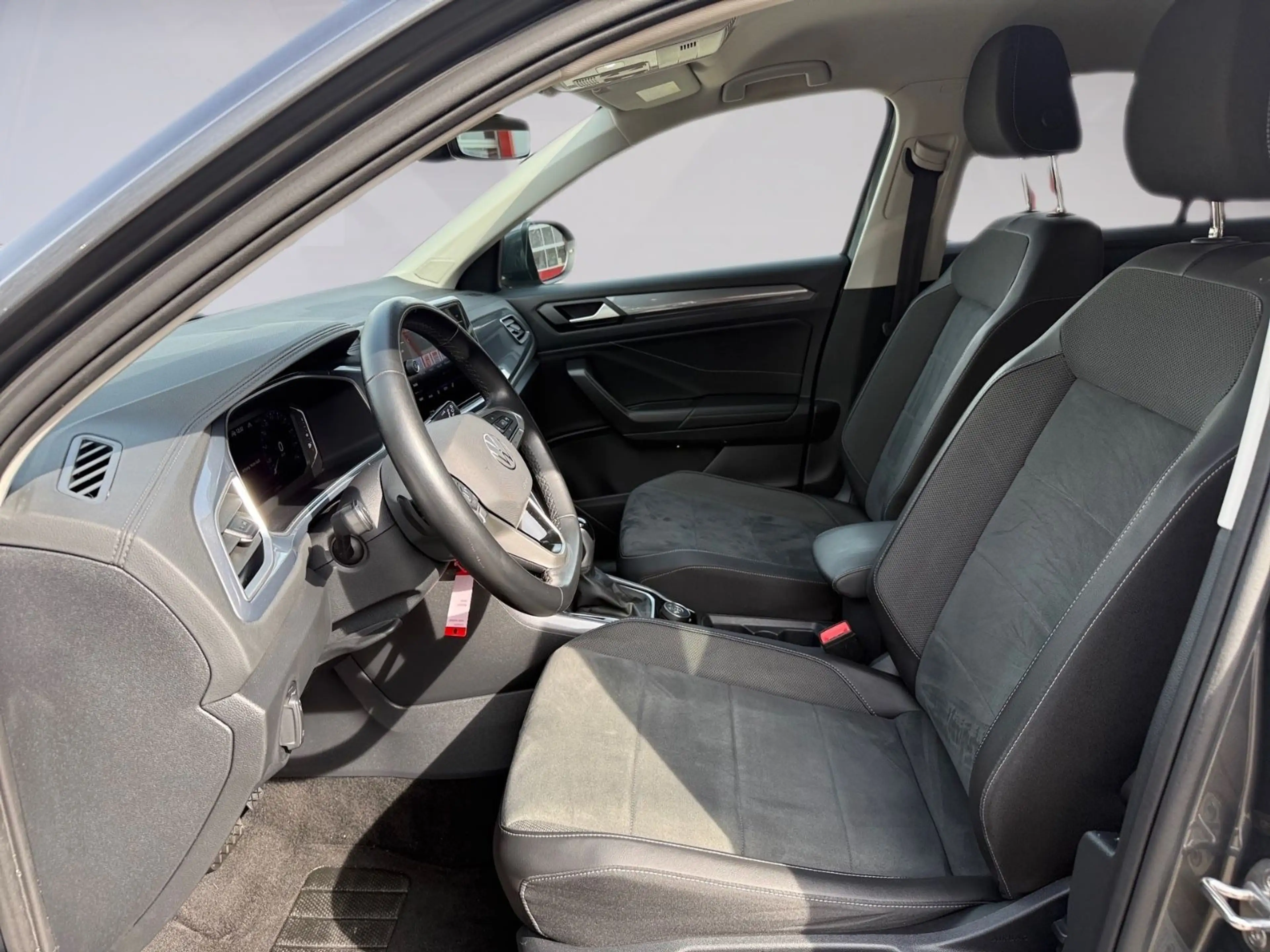 Volkswagen T-Roc Style 4Motion, ACC, AHK, mit WR — photo 12