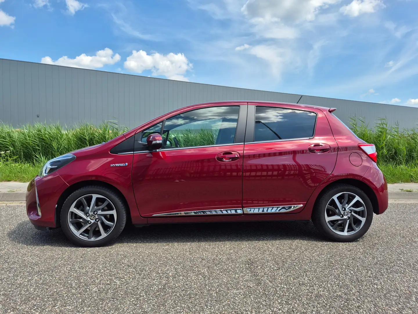 Toyota Yaris Yaris 1.5 Hyb. SkyBlue Rood - 2