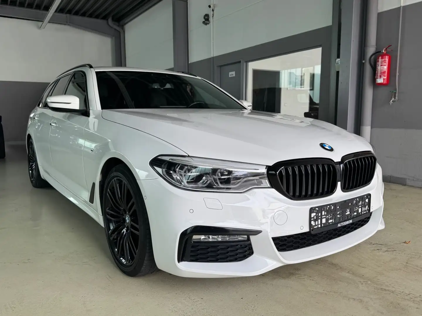 BMW 520 d M Sport+Panorama+LED+Head-Up Wit - 1