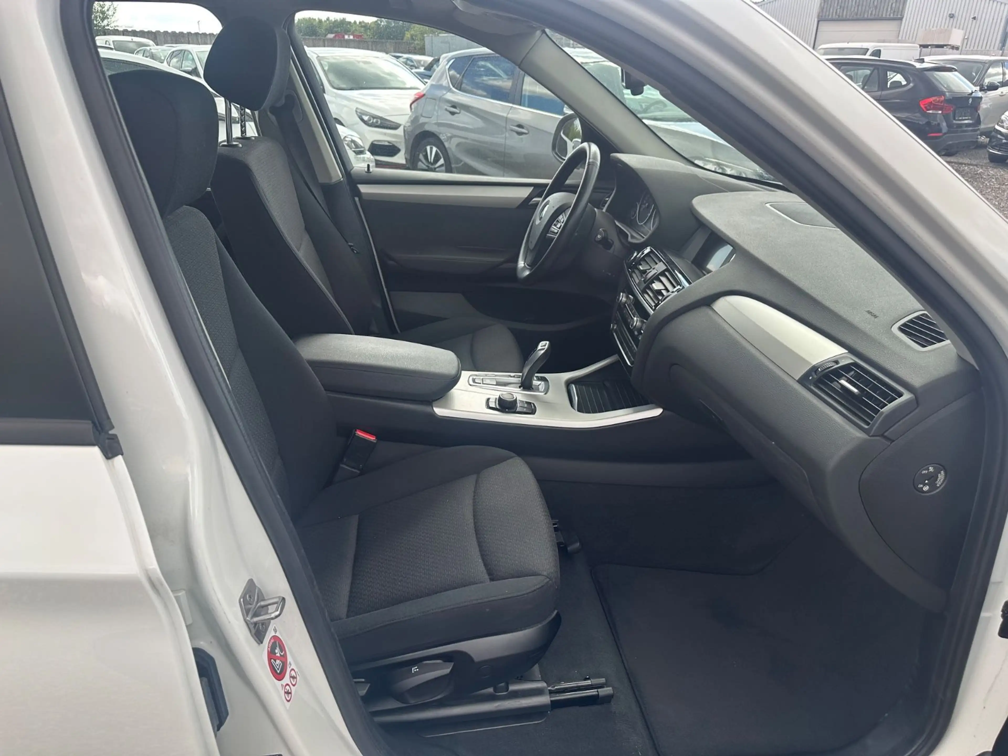 BMW X3 xDrive 20d Automatik PDC AHK 1 Hand — photo 8