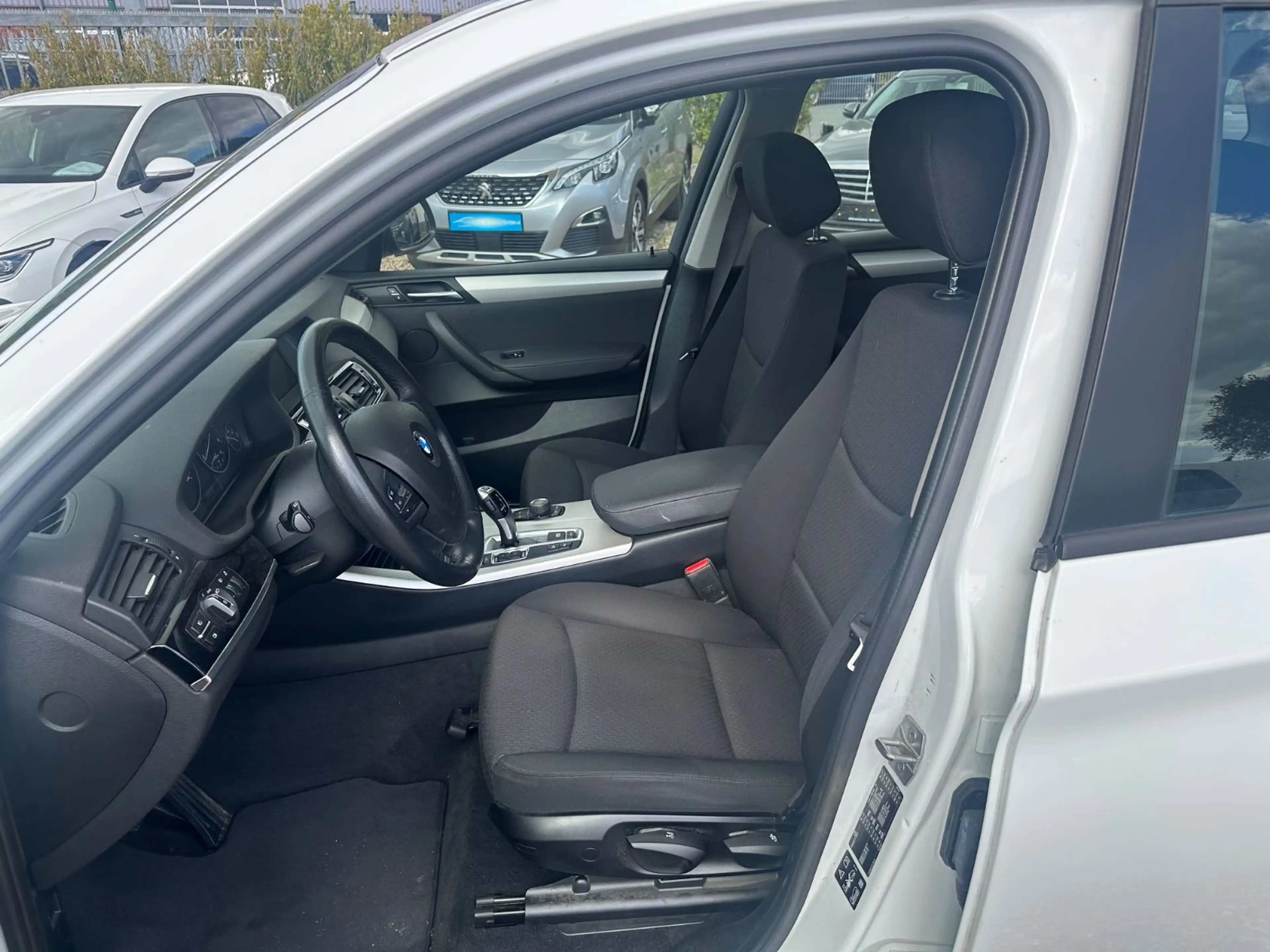 BMW X3 xDrive 20d Automatik PDC AHK 1 Hand — photo 6