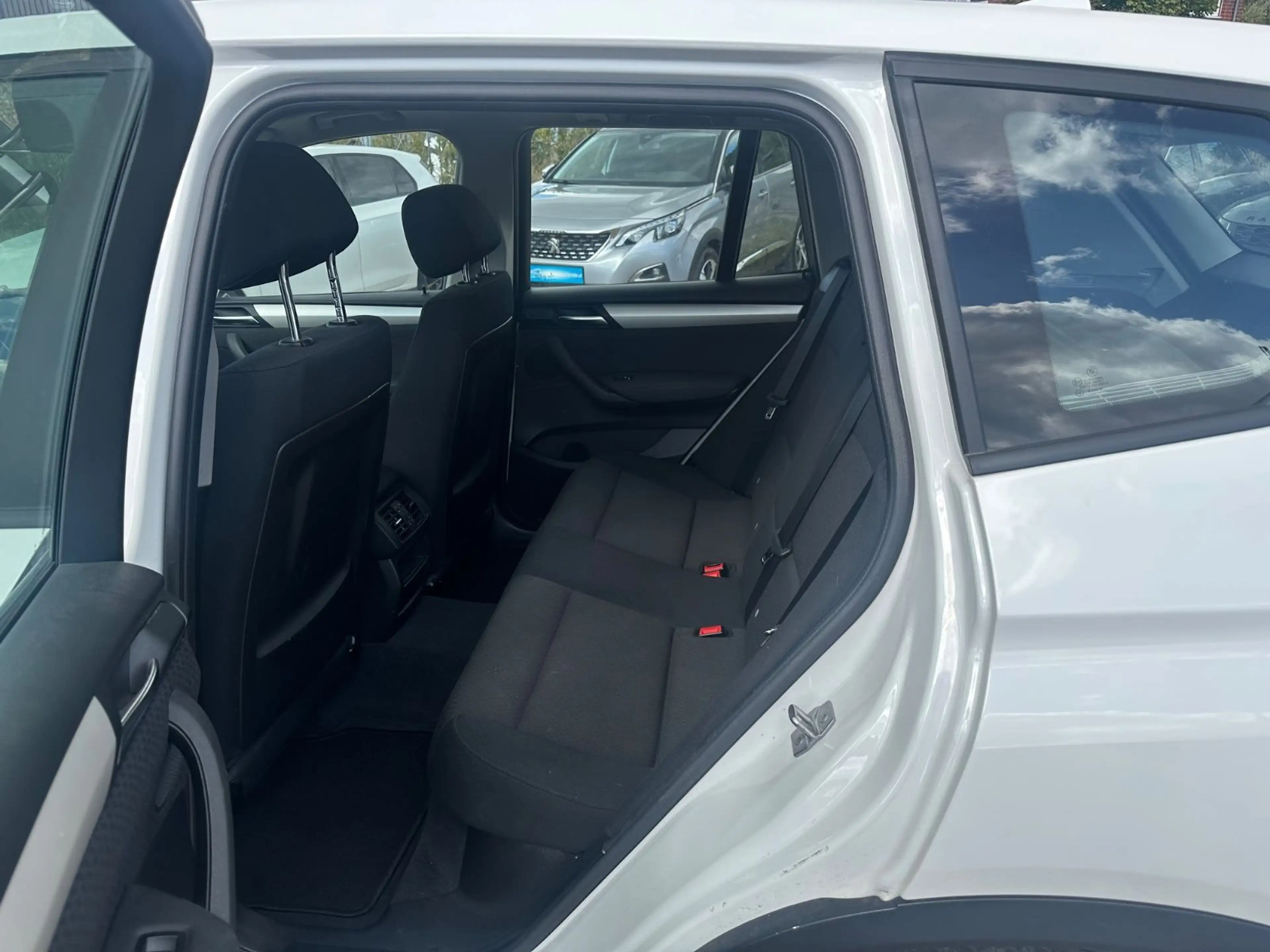 BMW X3 xDrive 20d Automatik PDC AHK 1 Hand — photo 15