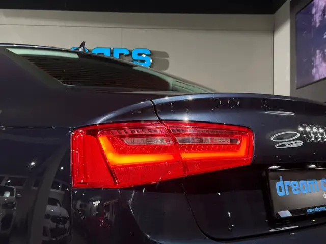 Audi A6 view 14