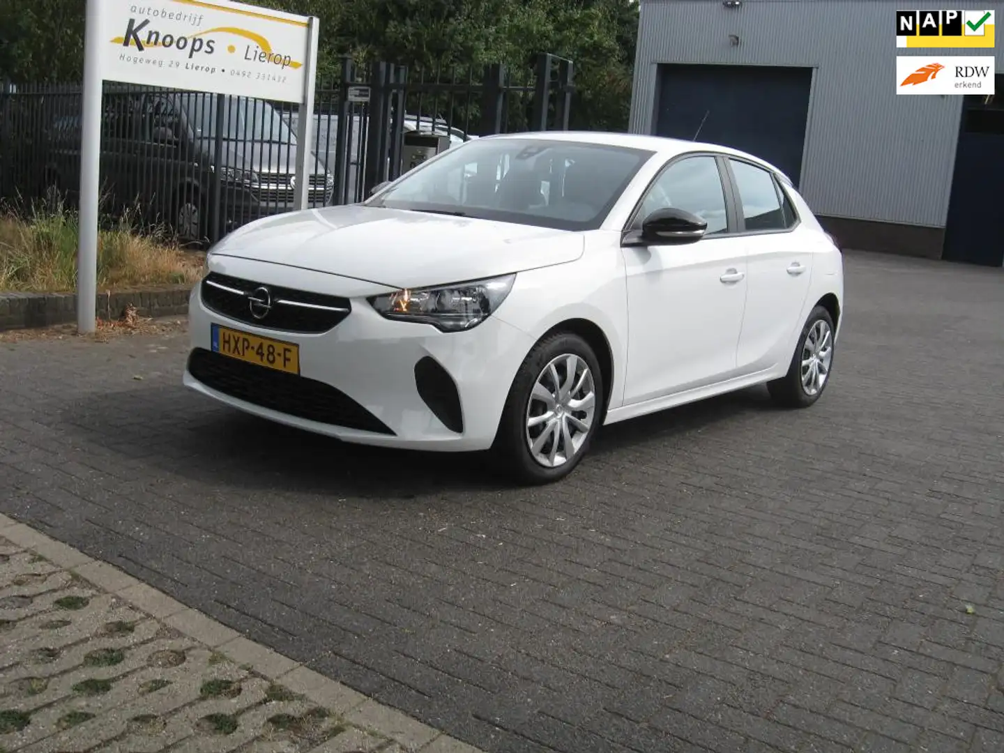 Opel Corsa 1.2i Turbo Edition 100PK Wit - 1