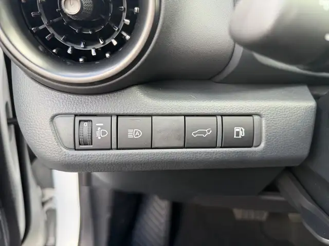 Toyota C-HR view 17