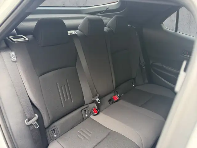 Toyota C-HR view 16