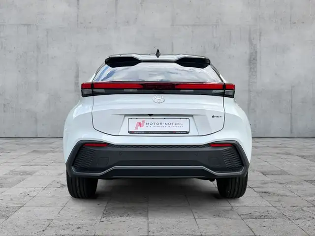 Toyota C-HR view 5
