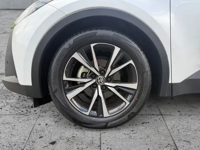 Toyota C-HR view 8