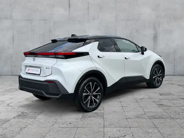 Toyota C-HR view 6
