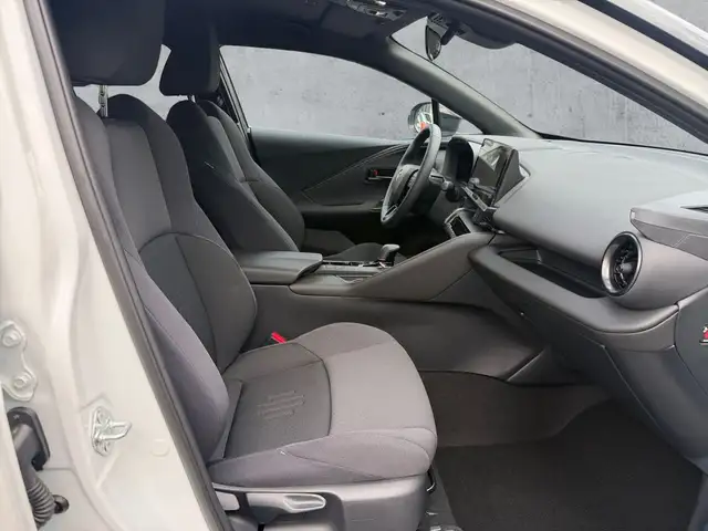 Toyota C-HR view 13