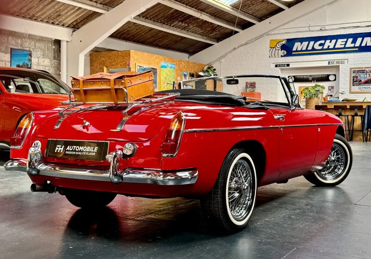 MG MGB B Roadster 1.8L 97 ch Tartan Red Historique et suivi d’entretien État exceptionnel, foto 3
