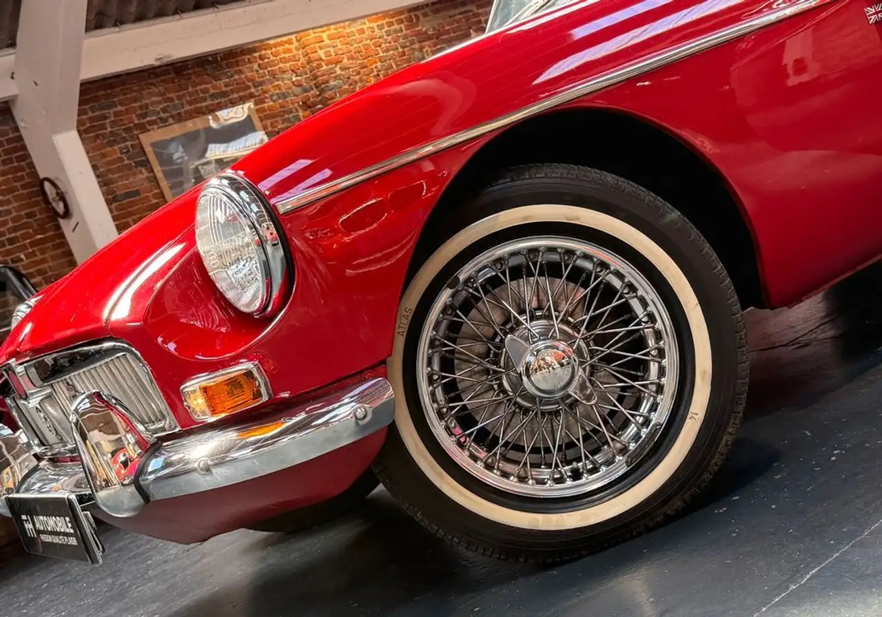 MG MGB B Roadster 1.8L 97 ch Tartan Red Historique et suivi d’entretien État exceptionnel, foto 5