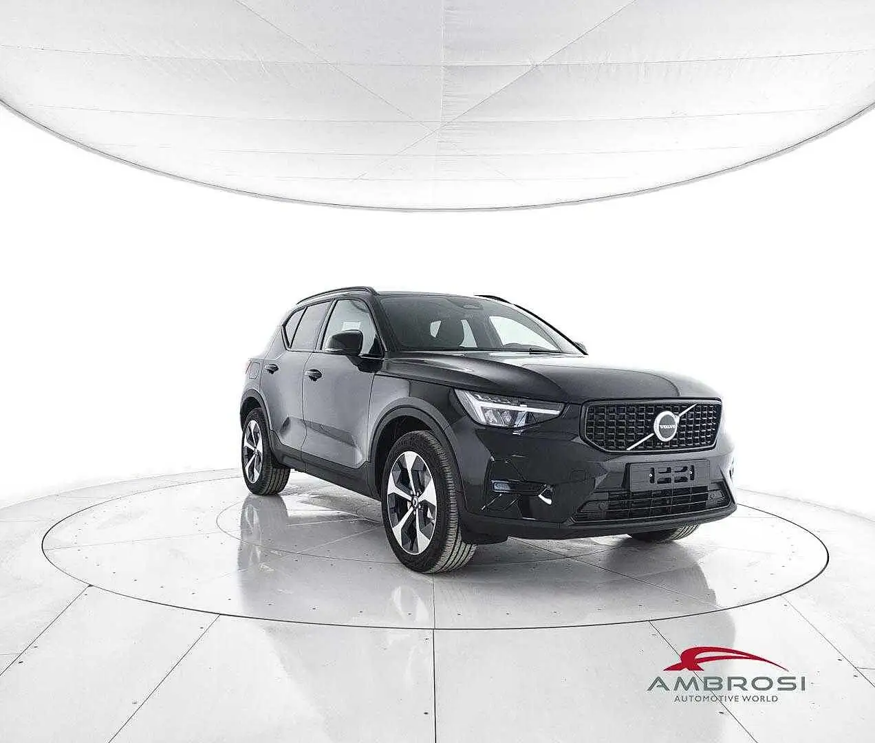 Volvo XC40 B3 Mild hybrid Benzina Plus Dark Negro - 2