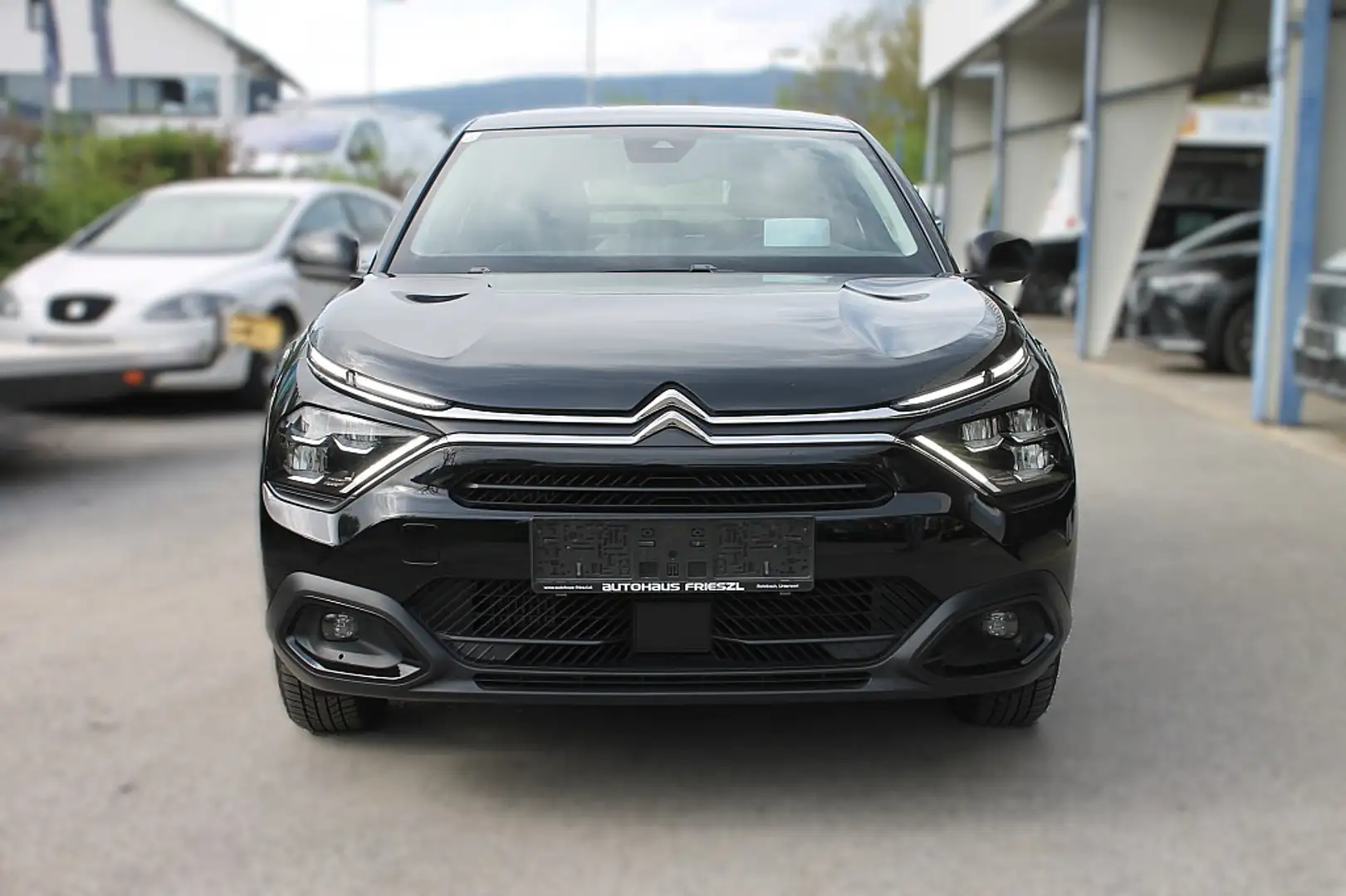 Citroen C4 PureTech 130 S&S Feel Schwarz - 2
