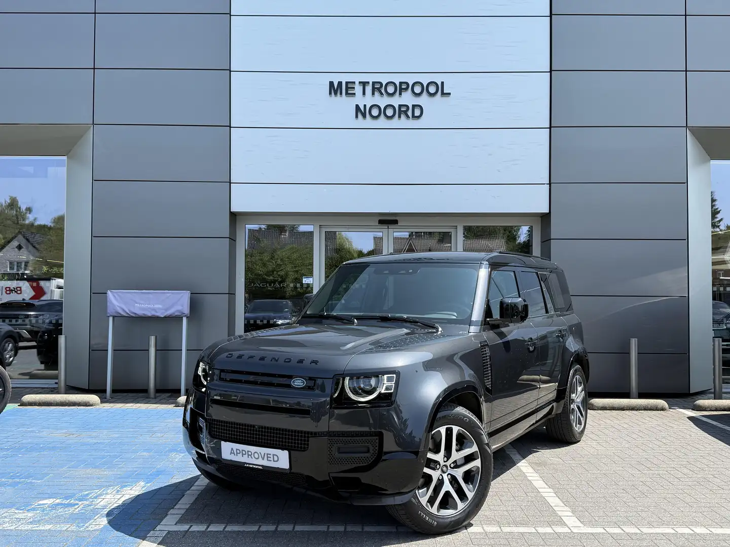 Land Rover Defender P300e X-Dynamic SE Grau - 1
