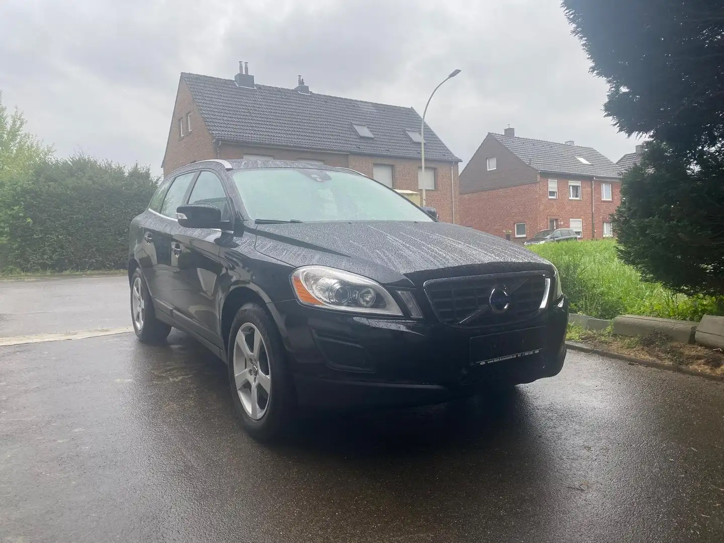 Volvo XC60 Summum AWD Schwarz - 2