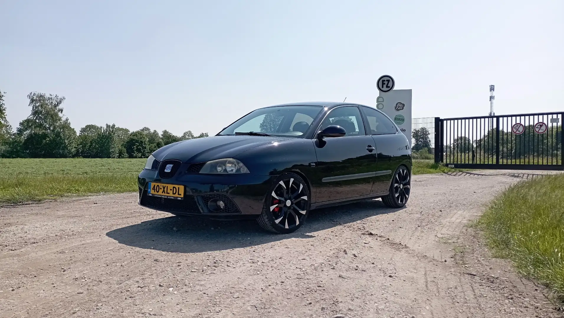 SEAT Ibiza 1.6-16V Sportstyle Černá - 1