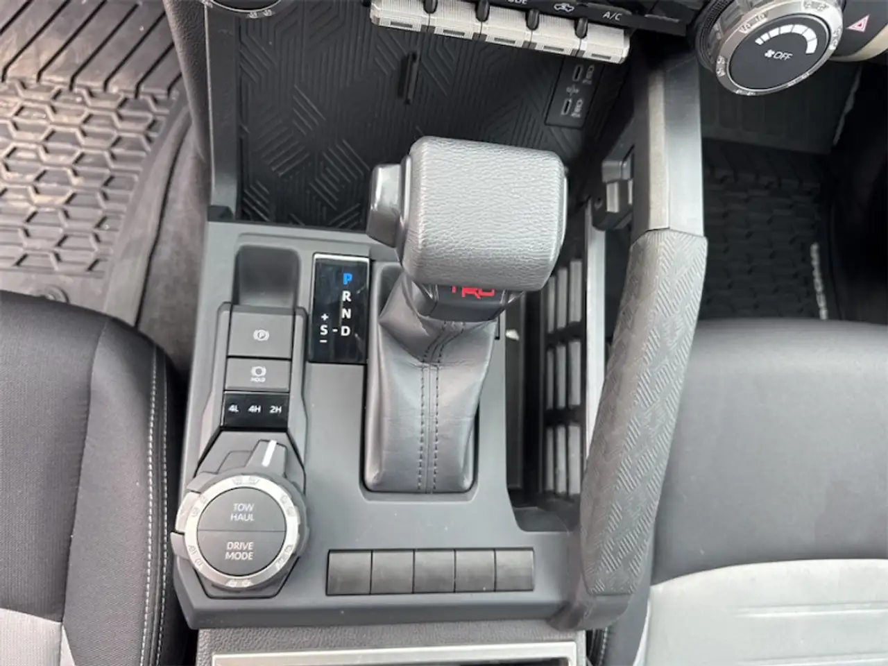Toyota Tacoma снимка Toyota Tacoma