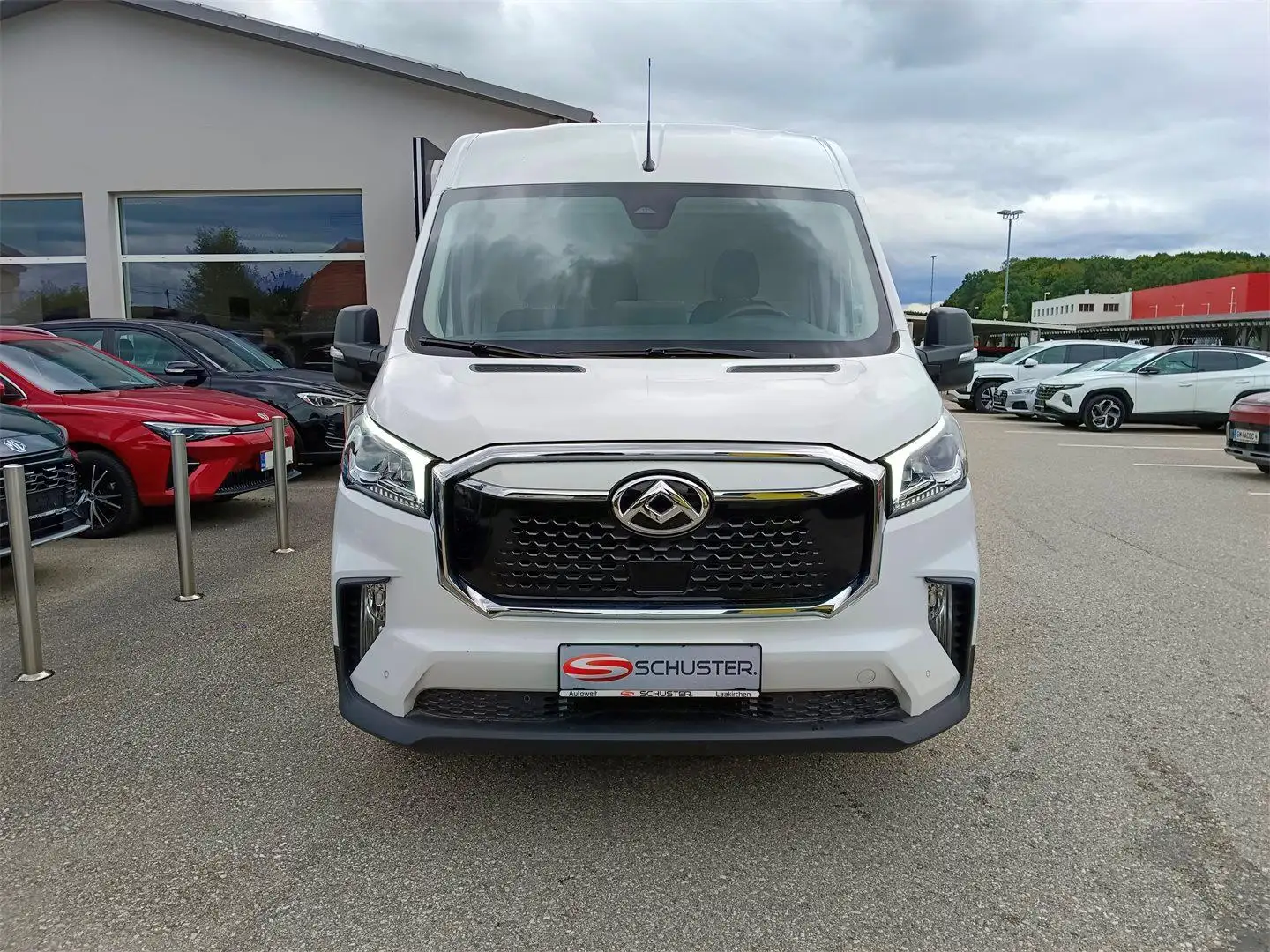 Maxus eDeliver 9 eDeliver9 L2H2 72kWh Lux Weiß - 1
