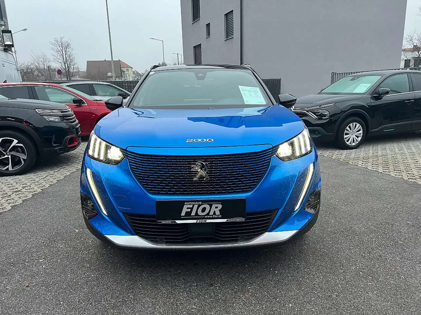 Peugeot 2008 e-2008 50kWh GT Blau - 2