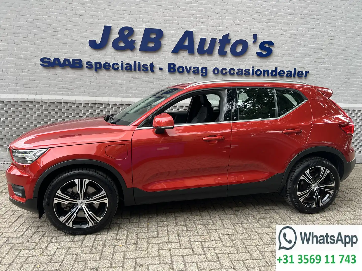 Volvo XC40 1.5 T4 Recharge Inscription leer Navigatie Carplay Rood - 1