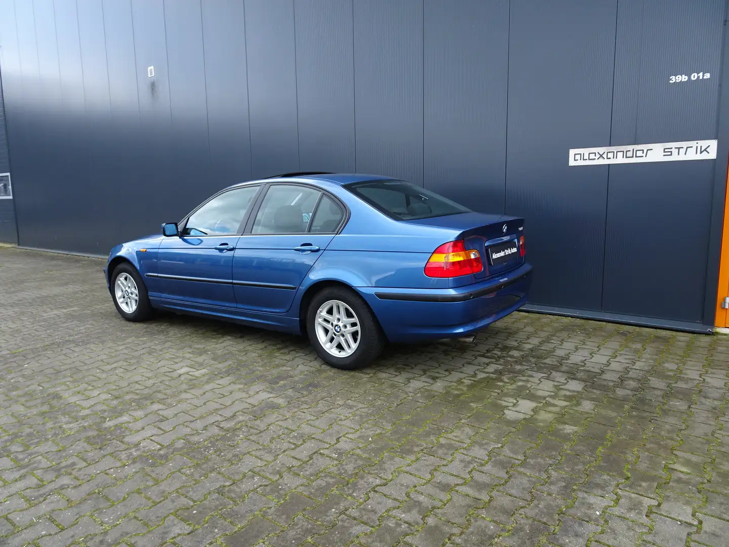 BMW 316 BMW 316i Individual zeer lage km stand Blu/Azzurro - 2