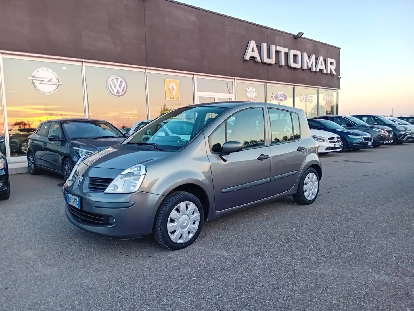Renault Modus 1.2 16v Dynamique 75 cv E4 Gris - 1
