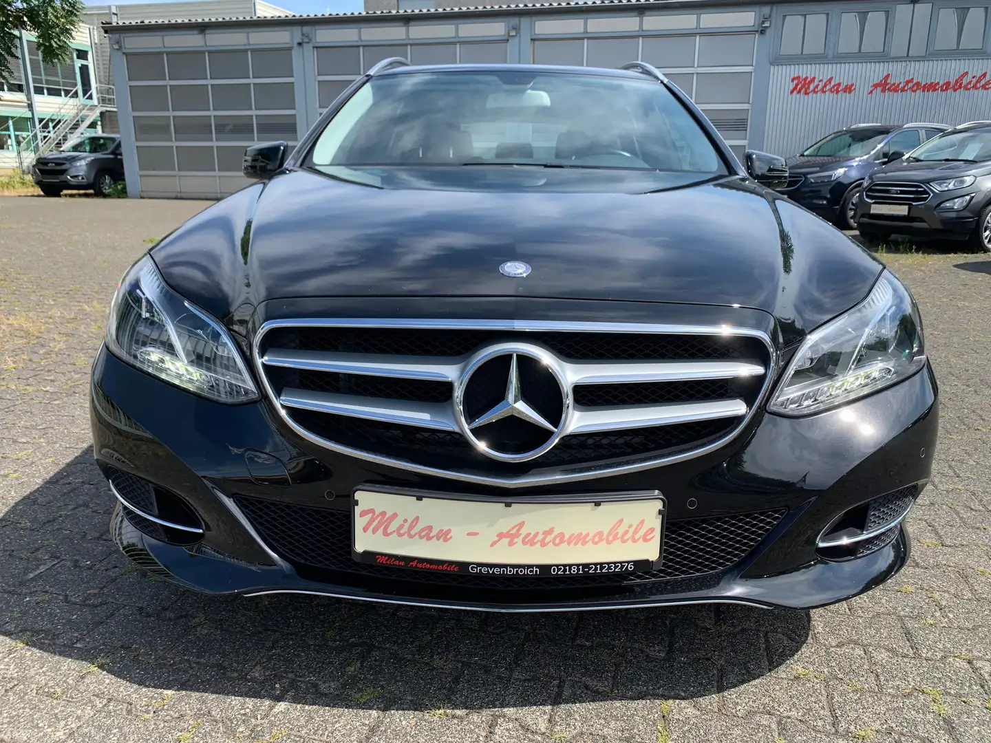 Mercedes-Benz E 200 CGI Avantgarde-Automat-Leder-Navi-ALU-AHK-52 TKM ! Negro - 2