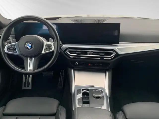 BMW 4 Series view 9