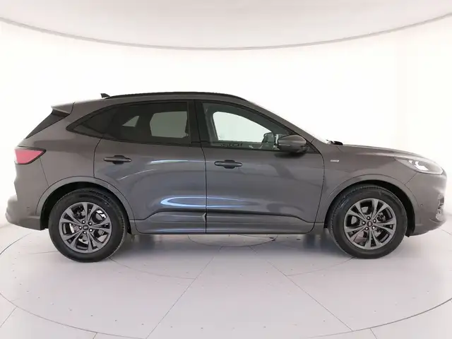Ford Kuga view 3
