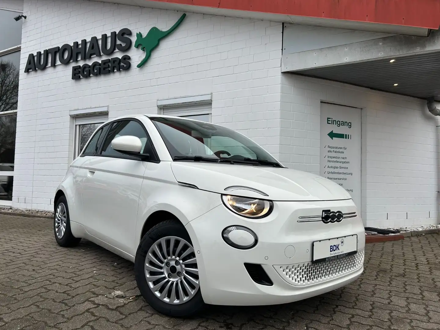 Fiat 500e Basis/1HD/SHZ/TEMP/APPLE CP/KAM/VIRTUAL Weiß - 1