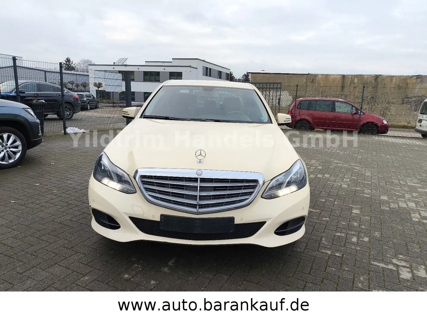 Mercedes-Benz E 200 LEDER,KLIMA,NAVI,TEMPOMAT,SITZHEIZUNG Beige - 1